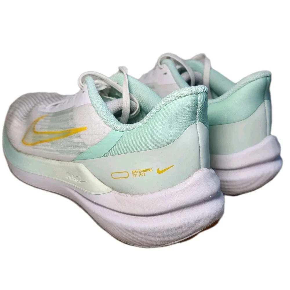 NIKE Air Winflo 9 Running Shoes Womens 8.5 White Green Yellow Athletic‎ Sneakers
